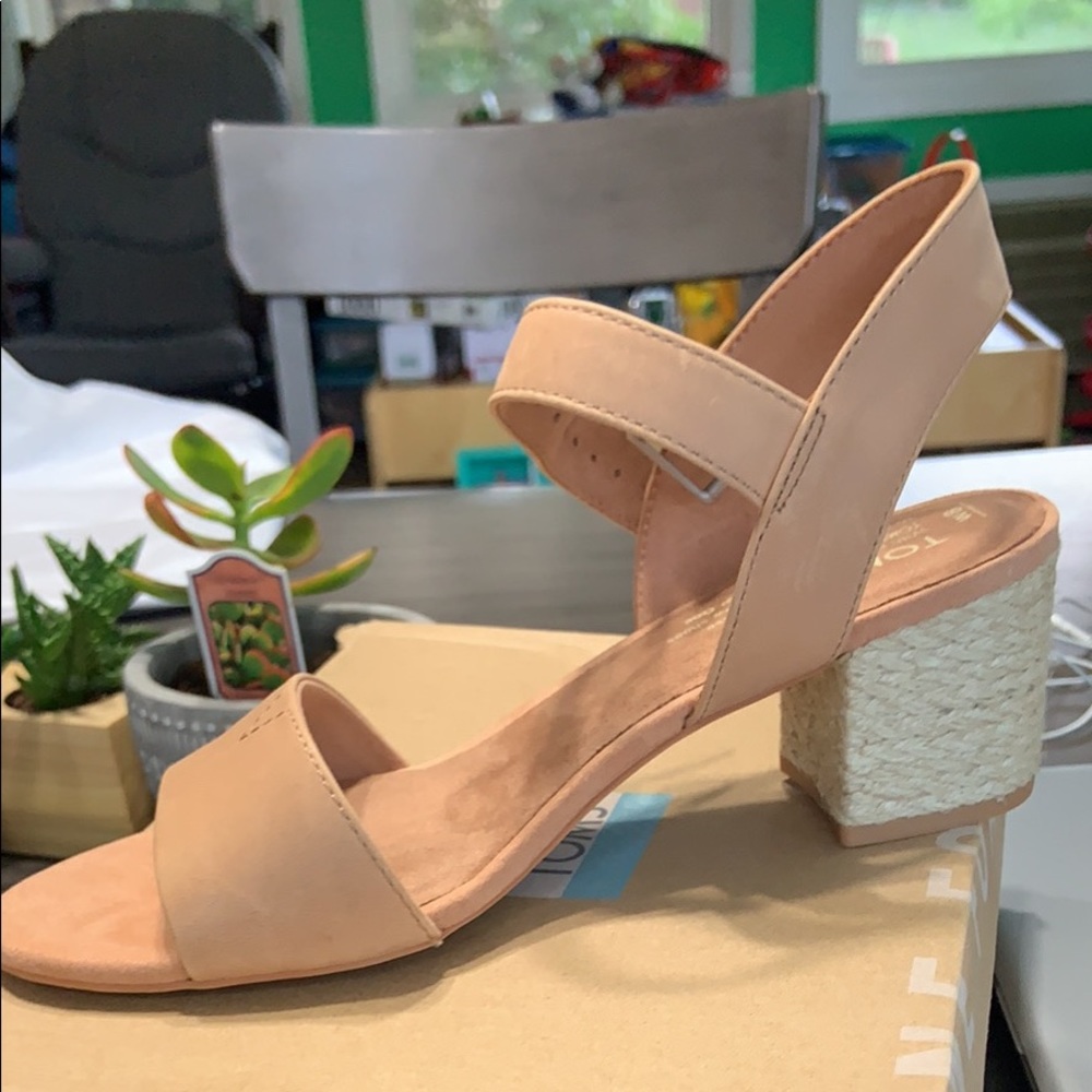Toms leather sandals size 8 brand new